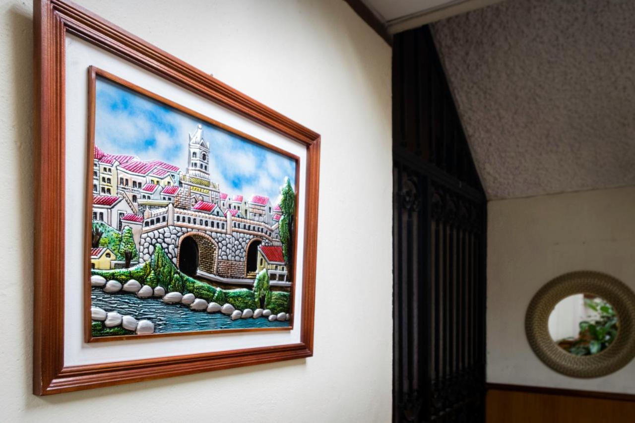 Hotel Mariscal Inn & Suite Куэнка Экстерьер фото
