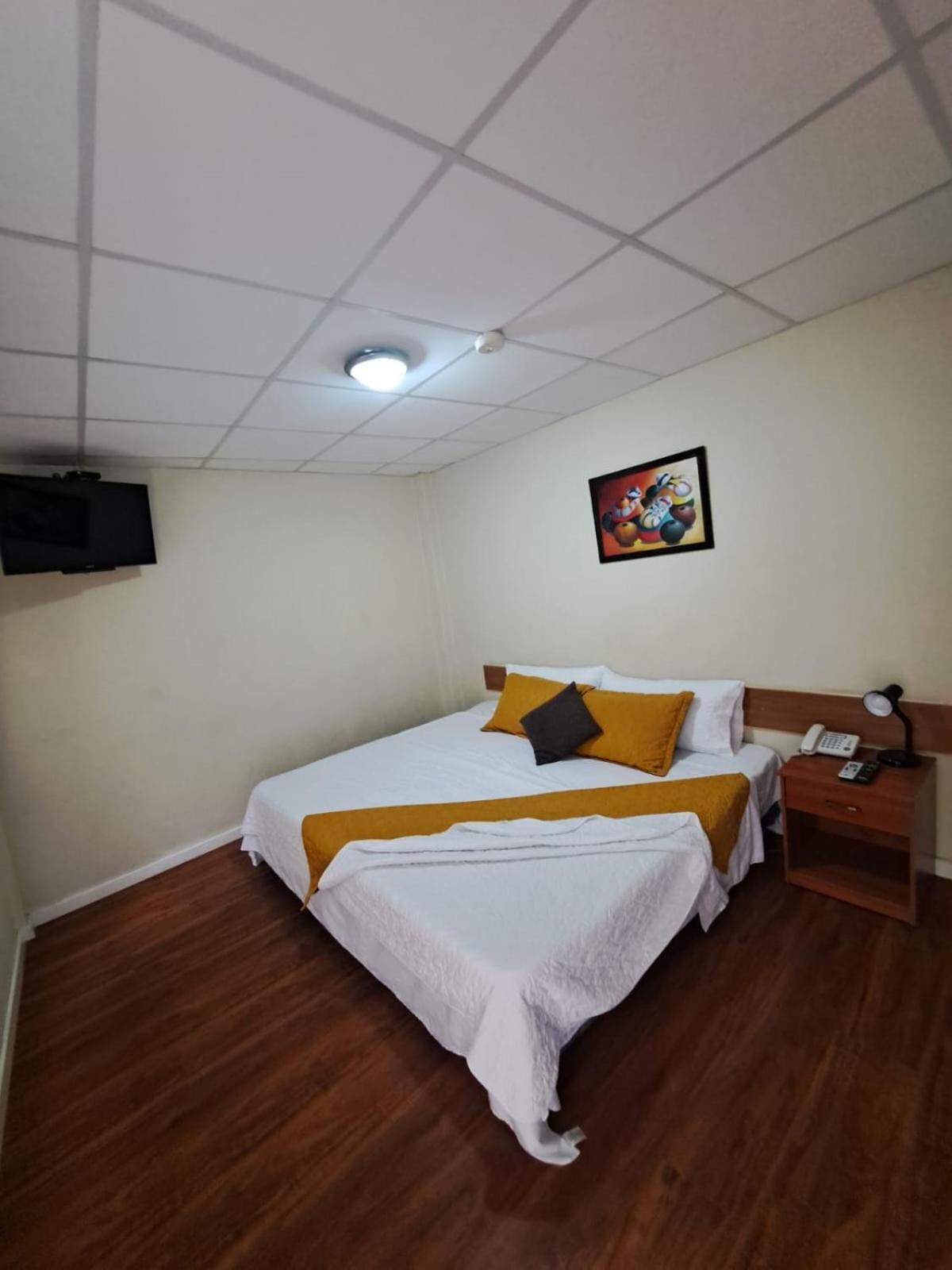 Hotel Mariscal Inn & Suite Куэнка Экстерьер фото