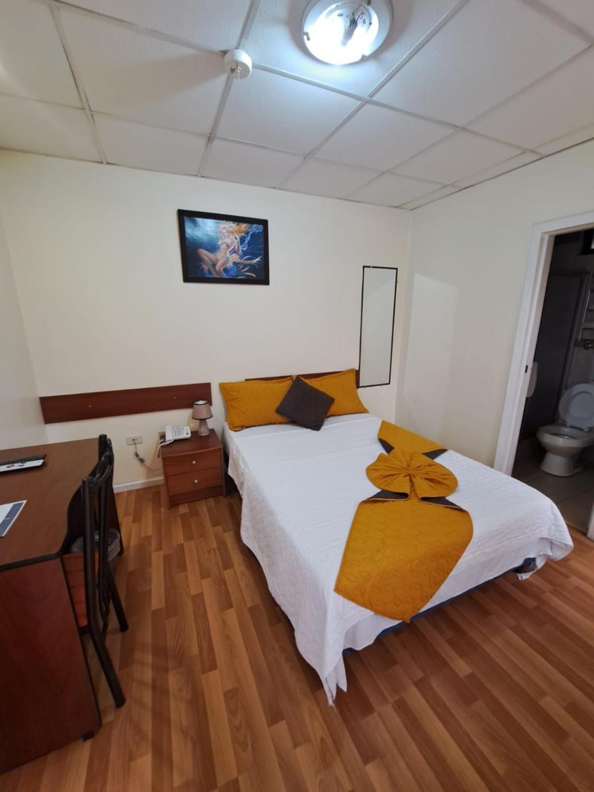 Hotel Mariscal Inn & Suite Куэнка Экстерьер фото